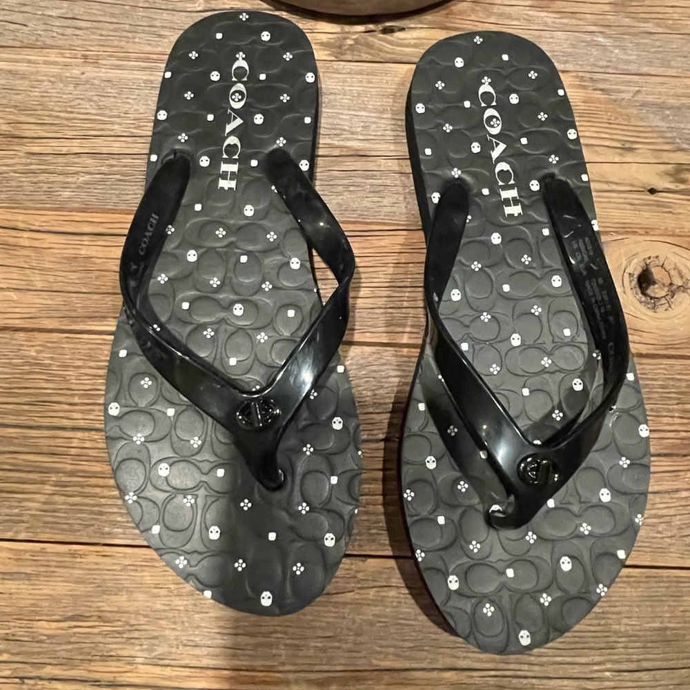 NWOT or BOX Coach Size 6 Flip Flops